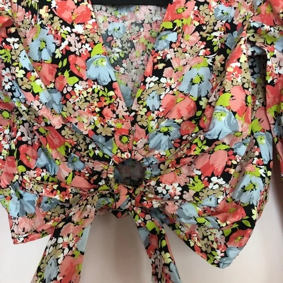 Floral Cut Out Deep V Tie Front 70's Style Long Sleeved Top w/ Rouching NWOT - Picture 4 of 6